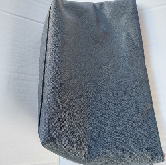 XL Juicy Couture Make-Up Bag Fuzzy - Picture 3 of 5